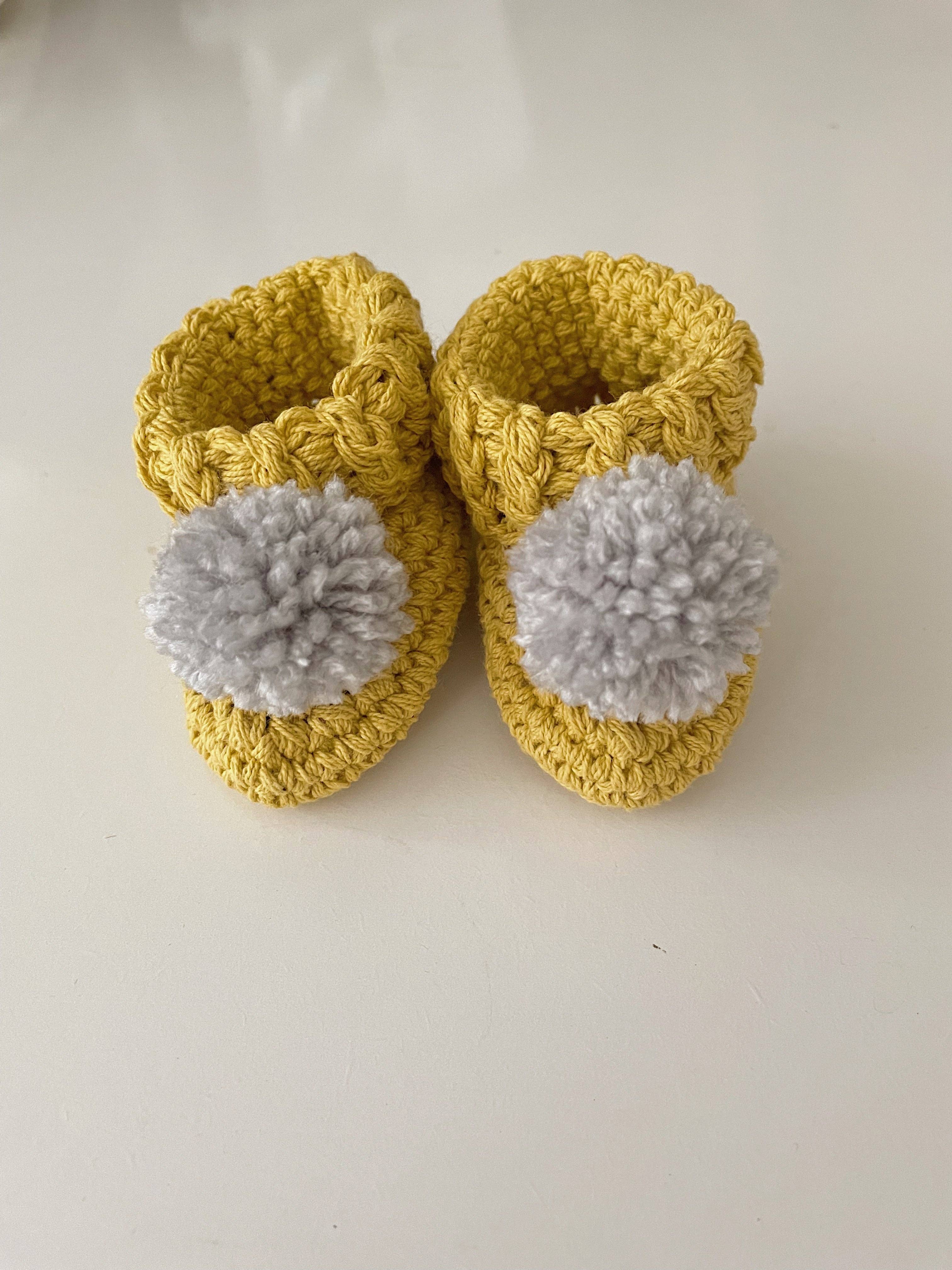 Organic cotton pom pom booties: Olive / Oatmeal