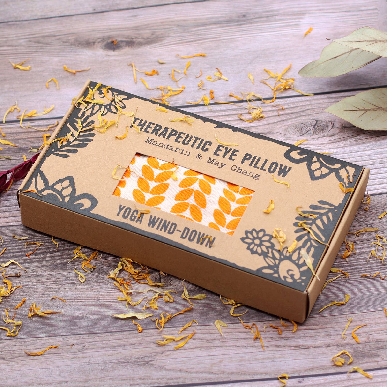 Agnes & Cat Eye Pillow - Yoga wind-down