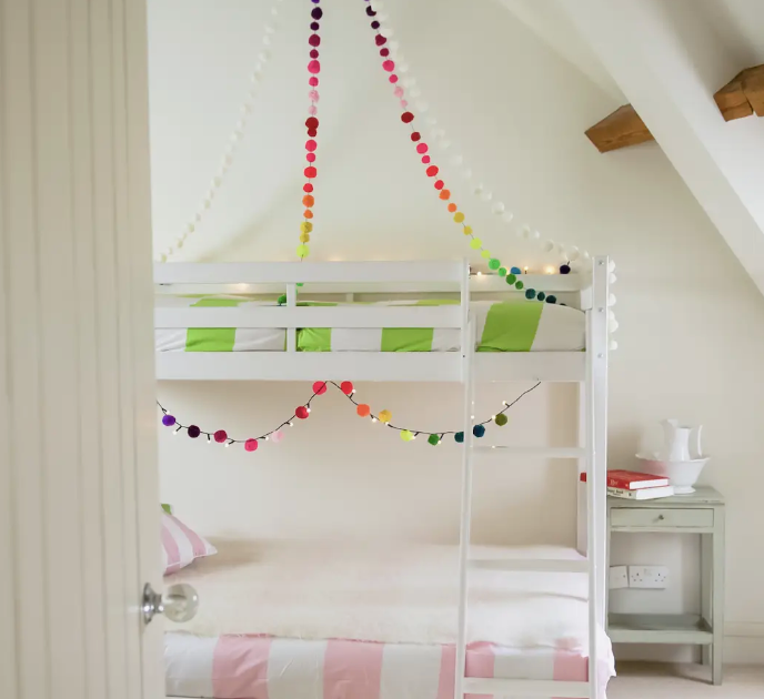 Pom Pom Light Chain Rainbow