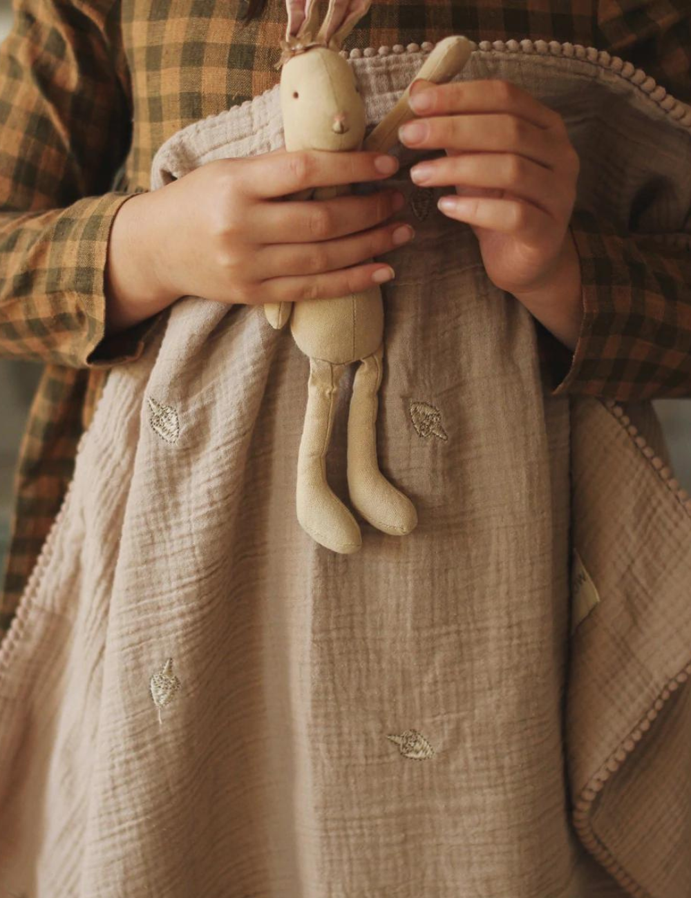 Embroidered Muslin Blanket - Mushroom