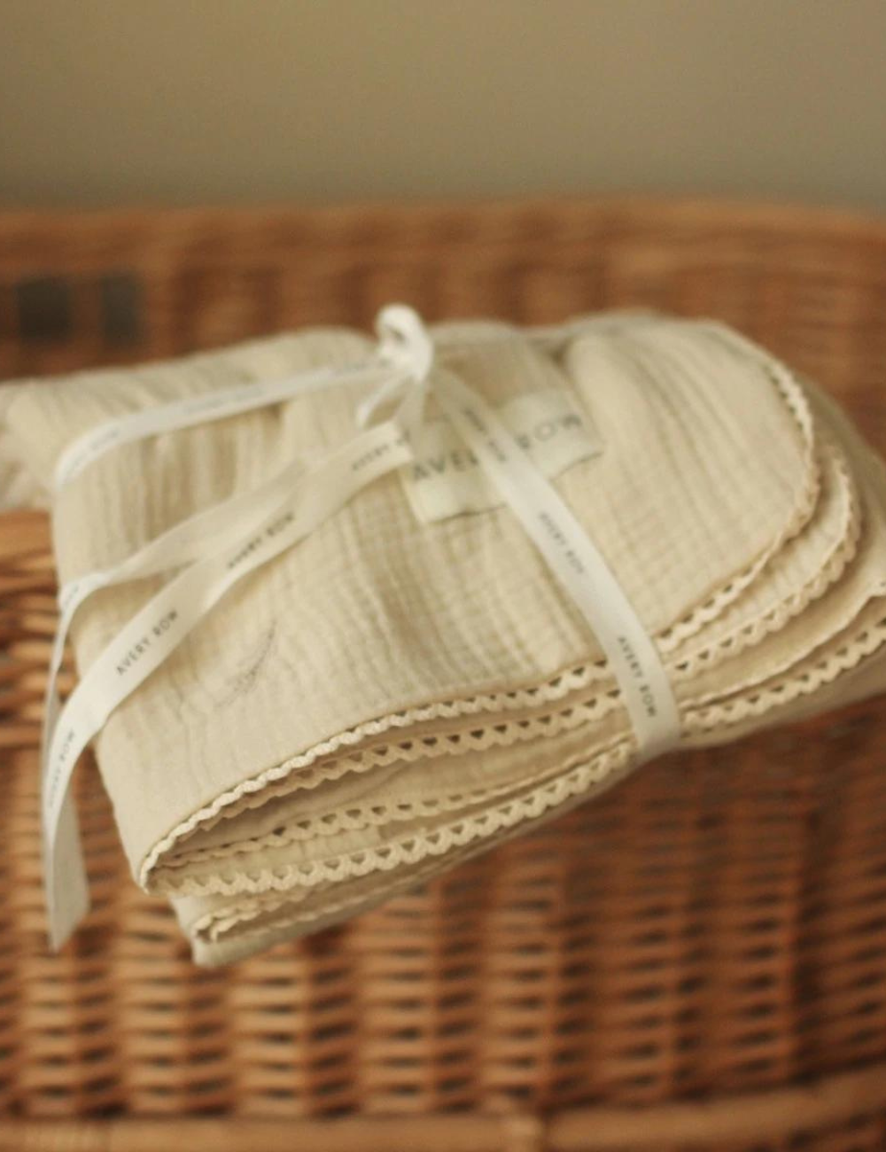 Embroidered Muslin Blanket - Grasslands